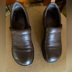 Brown clogs, women’s size 9